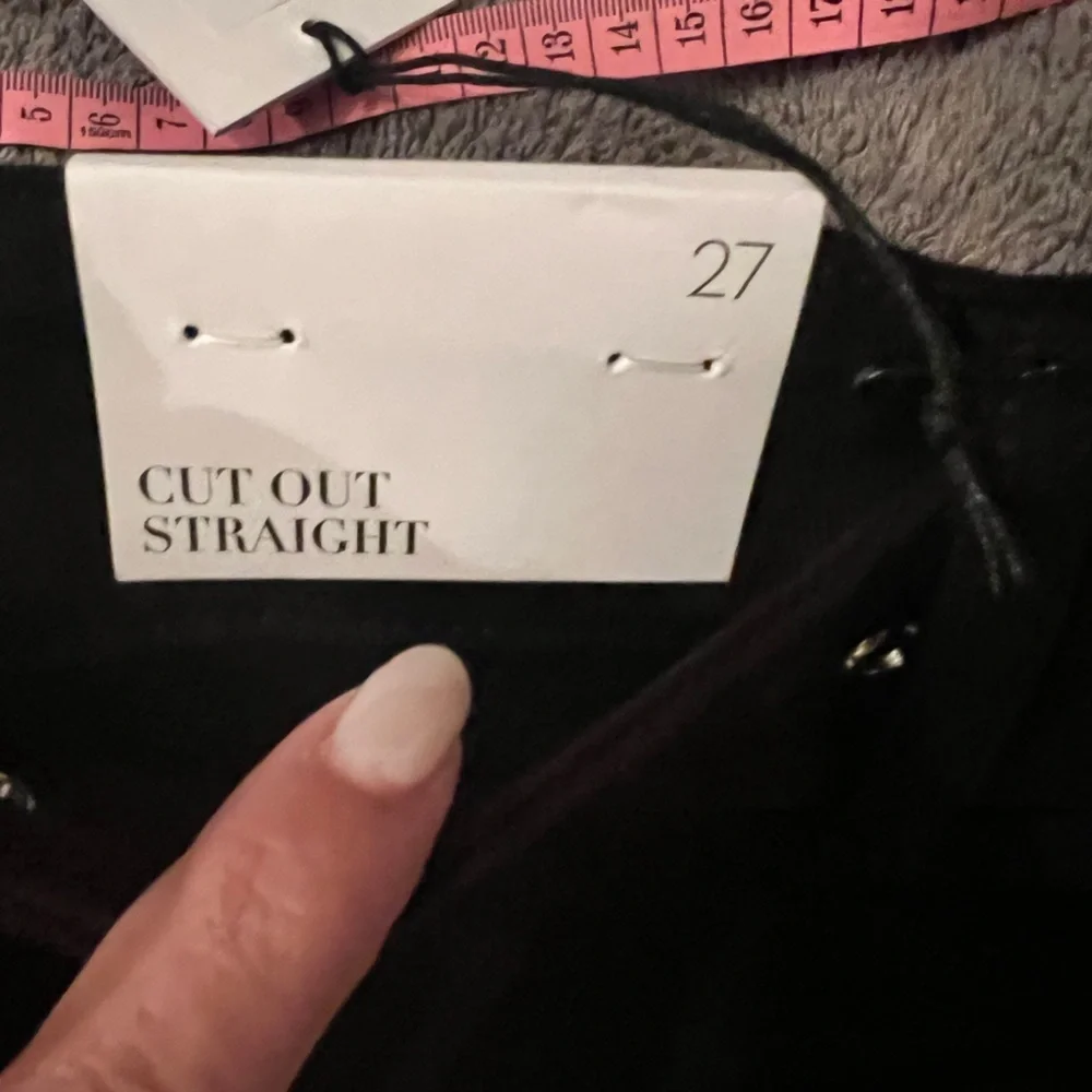 WEWOREWHAT Cut Out Straight in Black
Size 27 NWT Sold out on Revolve - Picture 9 of 14